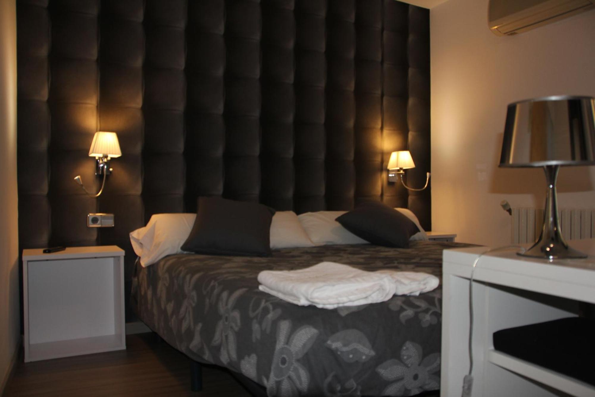 Hotel Casa Domenc Aren Bagian luar foto