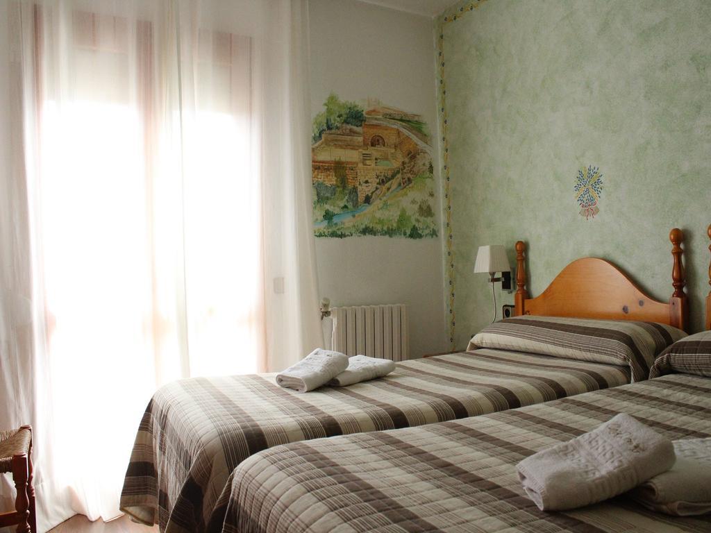Hotel Casa Domenc Aren Bagian luar foto